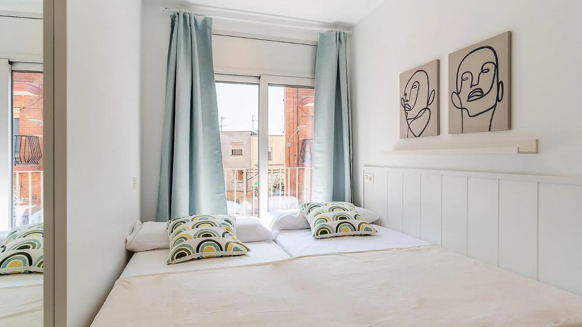 4239 - Ab Duplex Santa Coloma III Apartment Barcelona 0*,